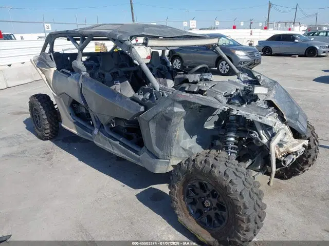3JBVMAY29MK000733 — 2021 Can-am Maverick X3 Max Ds Turbo, Передняя часть, фото до ремонта
