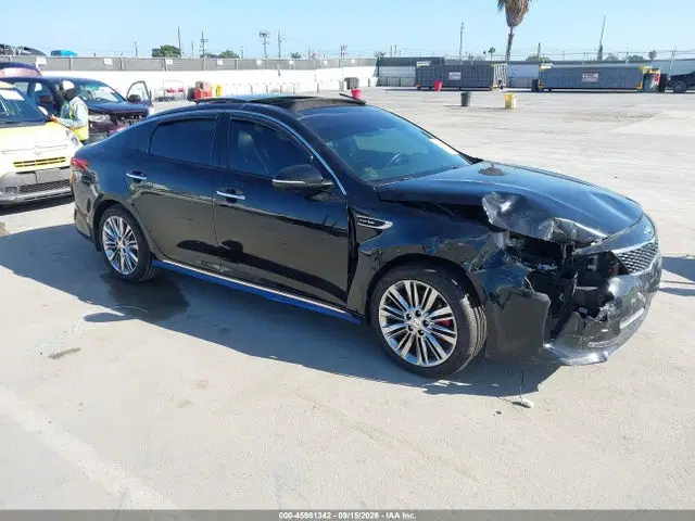 5XXGV4L27HG153280 — 2017 Kia Optima Sxl Turbo, Передняя часть (Front End), фото до ремонта