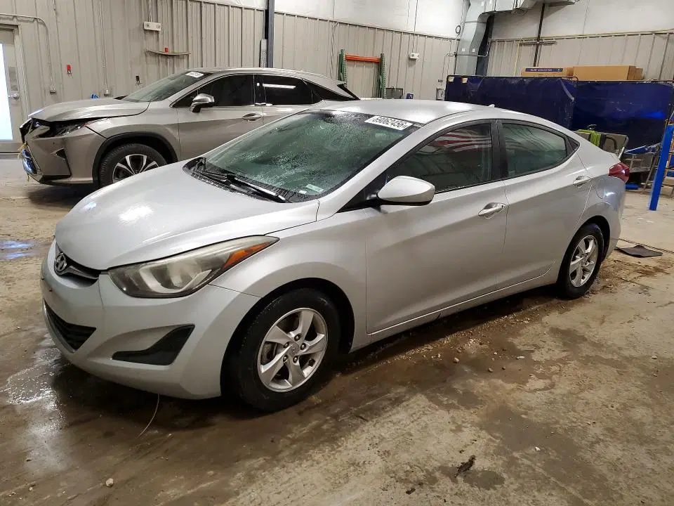 5NPDH4AE3EH499897 — 2014 Hyundai Elantra, Задняя часть, фото до ремонта