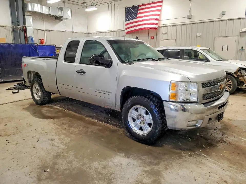 2013 CHEVROLET SILVERADO VIN 1GCRKSE78DZ326939 фото 4