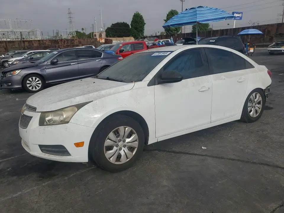 1G1PA5SH4E7450978 — 2014 Chevrolet Cruze, задняя часть, фото до ремонта