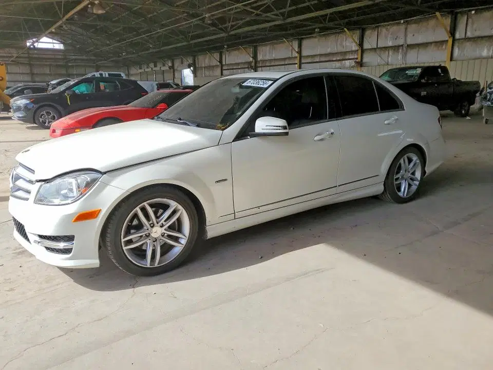 WDDGF4HB4CR203540 — 2012 Mercedes-Benz C, Естественный износ (Normal Wear), фото до ремонта