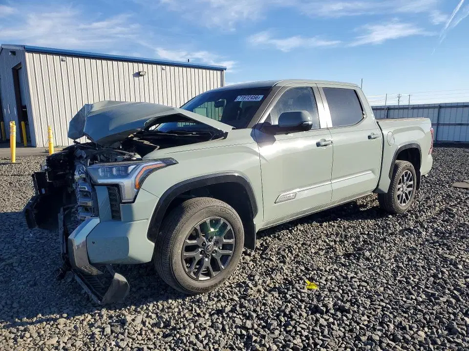 5TFNA5DB3SX335680 — 2025 Toyota Tundra, Front End, фото до ремонта