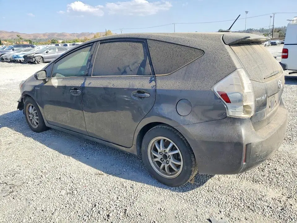 2014 Toyota PRIUS V VIN JTDZN3EU2E3335157 фото 2