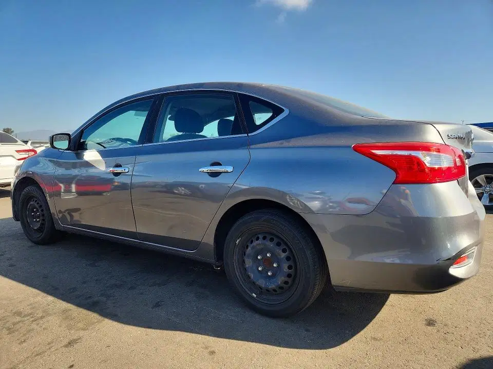 2018 Nissan Sentra VIN 3N1AB7AP4JY300198 фото 2