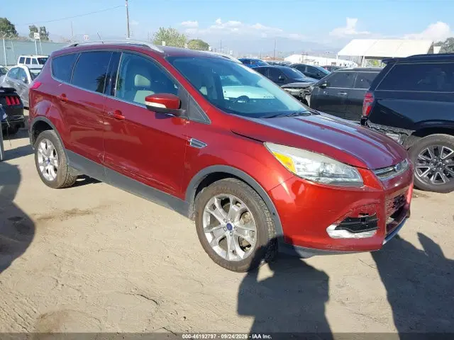 1FMCU9J94EUA76352 — 2014 Ford Escape Titanium, Front End, фото до ремонта