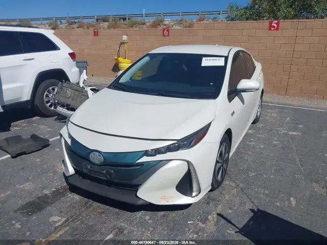 2018 Toyota Prius Prime Plus VIN JTDKARFP2J3088421 фото 2