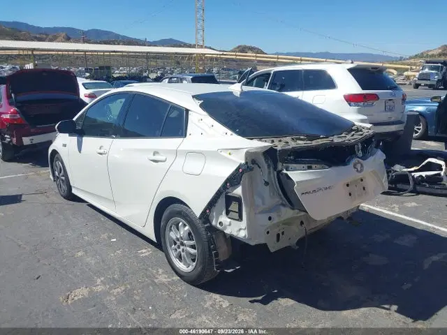 2018 Toyota Prius Prime Plus VIN JTDKARFP2J3088421 фото 3
