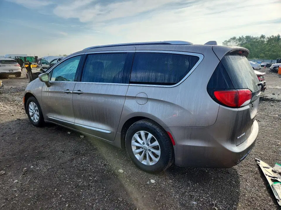 2018 CHRYSLER PACIFICA VIN 2C4RC1EG6JR144203 фото 2