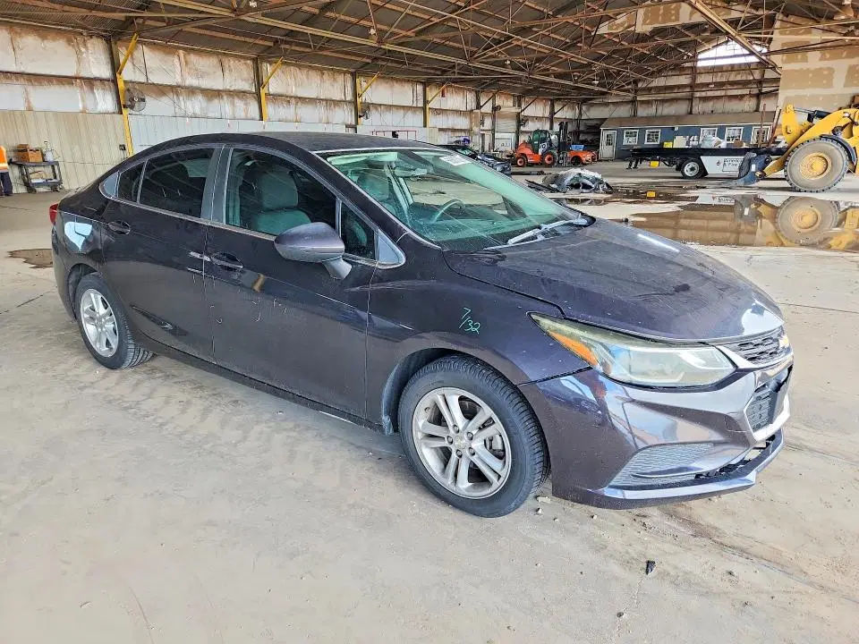 2017 Chevrolet Cruze VIN 1G1BE5SM6H7260017 фото 4