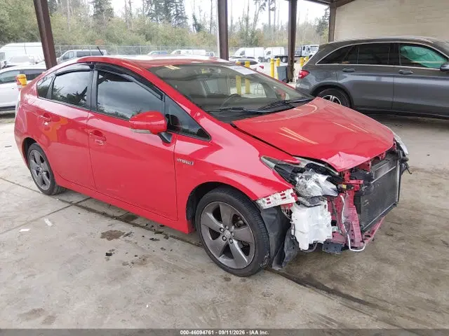 JTDKN3DUXF0398318 — 2015 Toyota Prius Persona Series Special Edition, Front End, фото до ремонта