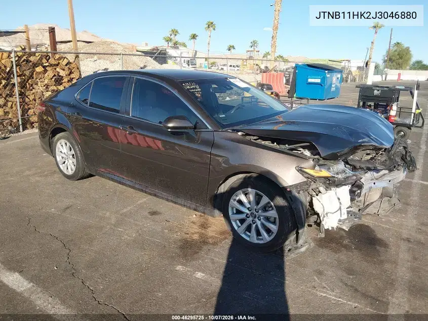 JTNB11HK2J3046880 — 2018 Toyota Camry, передняя часть, фото до ремонта