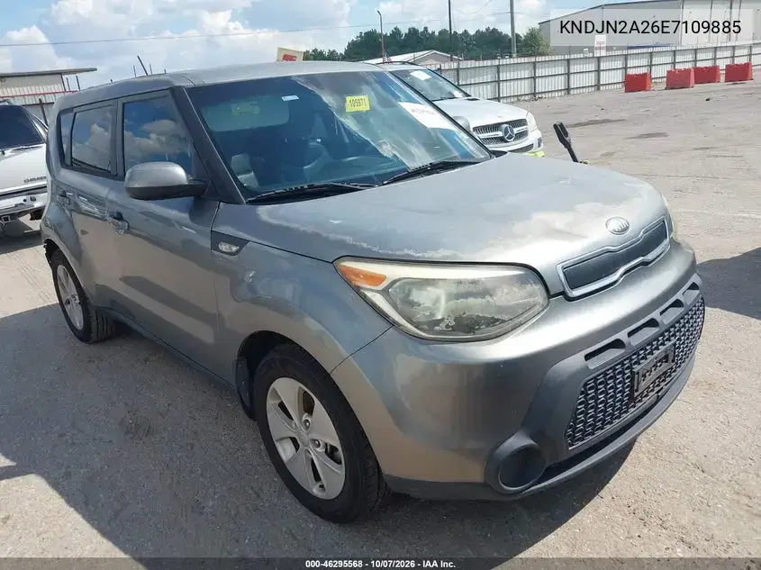 KNDJN2A26E7109885 — 2014 Kia Soul, задняя часть, фото до ремонта