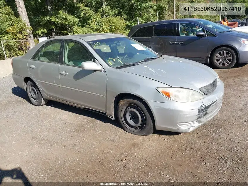 4T1BE30K52U067410 — 2002 Toyota Camry, передняя часть, фото до ремонта
