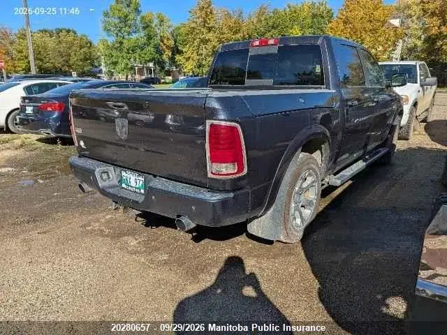 2015 Dodge Ram 1500 Laramie Crew Cab VIN 1C6RR7NM4FS568774 фото 4