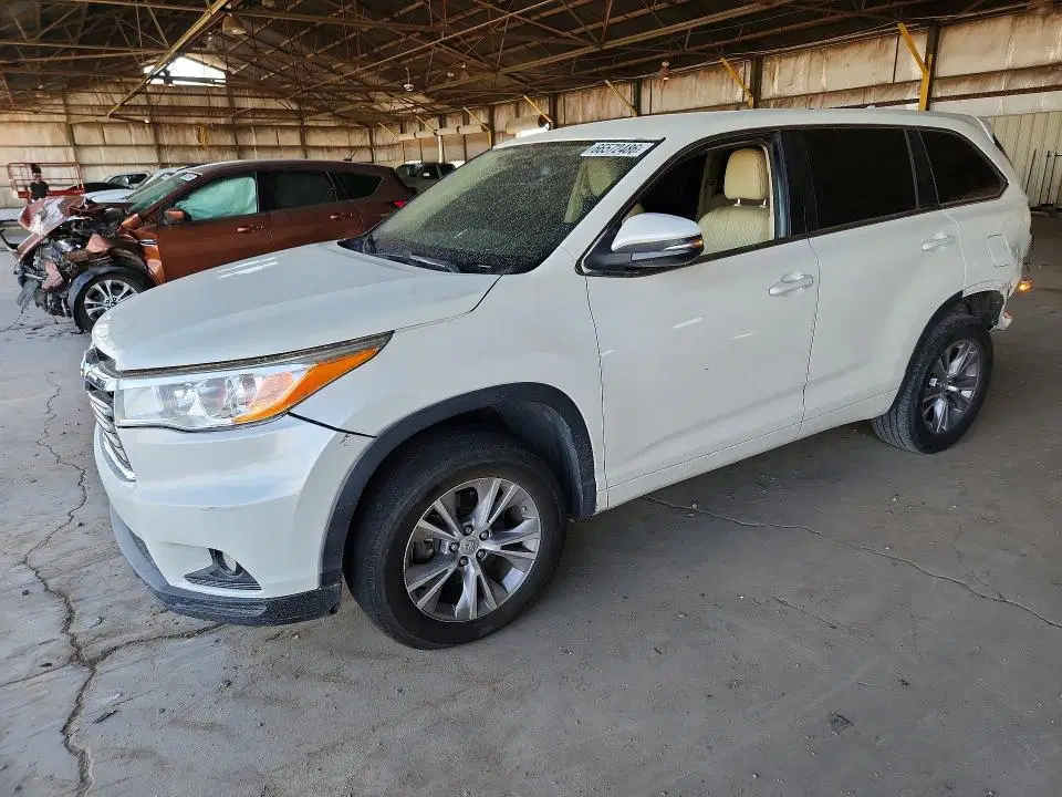 5TDZKRFH0ES018862 — 2014 Toyota Highlander, Задняя часть, фото до ремонта