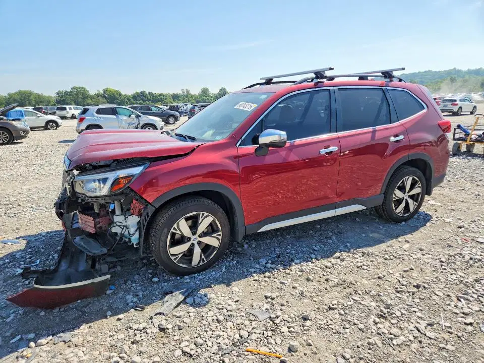 JF2SKAWC0KH503513 — 2019 Subaru Forester, передняя часть, фото до ремонта