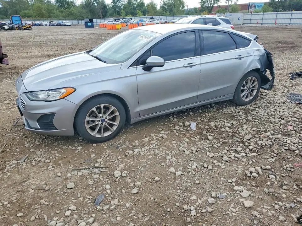 3FA6P0HD7LR105903 — 2020 Ford Fusion, Задняя часть, фото до ремонта