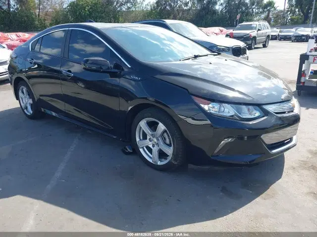 1G1RC6S56JU154130 — 2018 Chevrolet VOLT LT, Передняя часть слева (Left Front), фото до ремонта