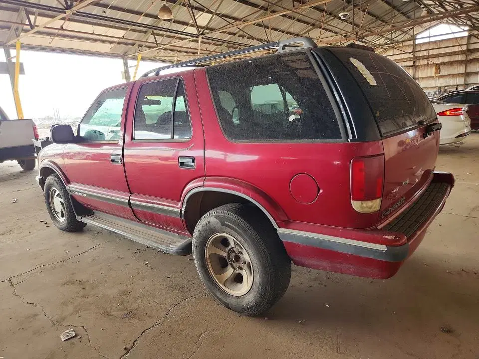 1995 CHEVROLET BLAZER VIN 1GNDT13W3S2253973 фото 2