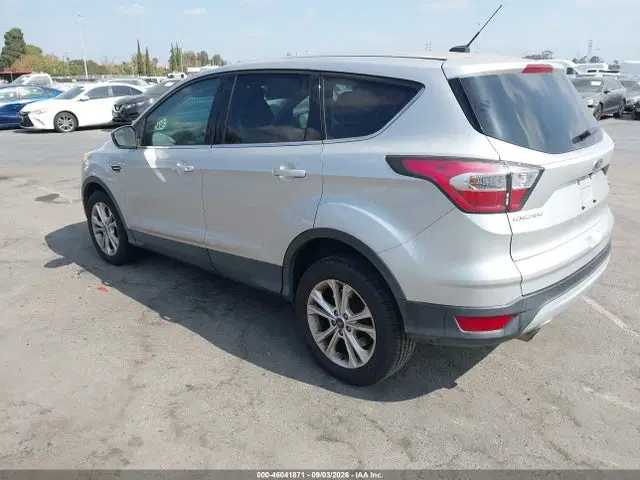 2017 Ford ESCAPE SE VIN 1FMCU0GDXHUA33159 фото 3