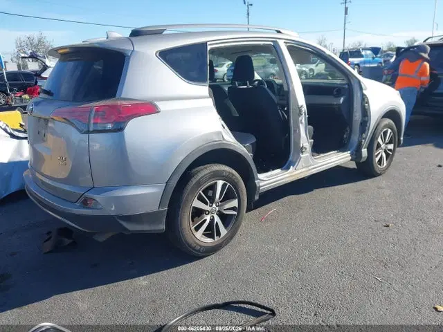 2017 Toyota Rav4 Xle VIN 2T3RFREVXHW648788 фото 4