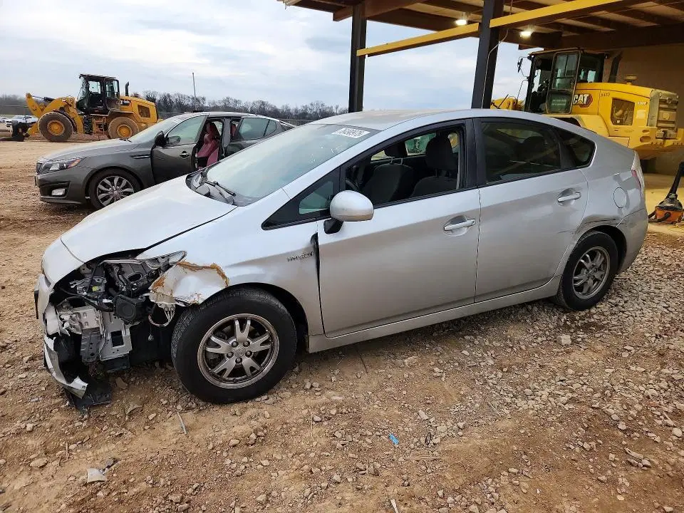 JTDKN3DU9B0322132 — 2011 Toyota Prius, Передняя часть, фото до ремонта