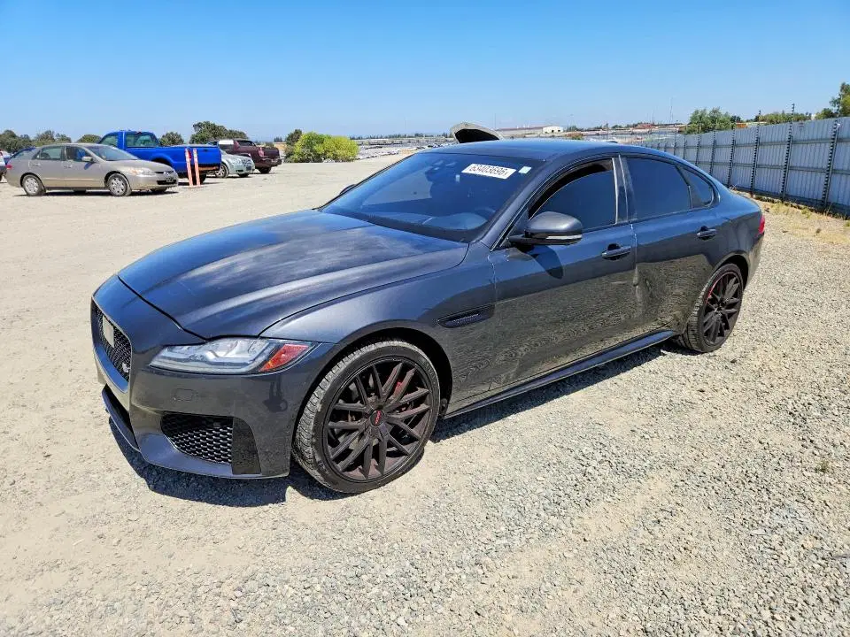 SAJBG4BV5GCY09606 — 2016 Jaguar XF, Vandalism, фото до ремонта