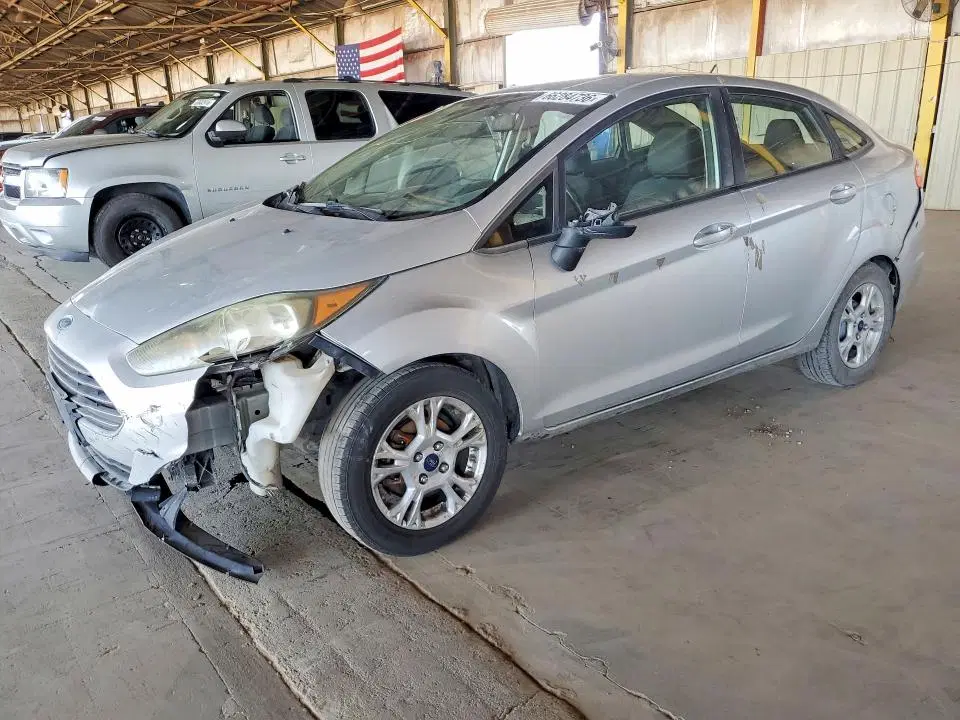 3FADP4BJ0FM196107 — 2015 Ford Fiesta, Передняя часть, фото до ремонта