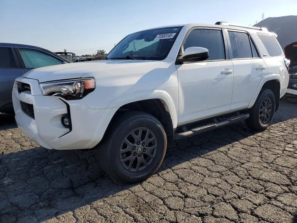 JTEMU5JR3N6009467 — 2022 Toyota 4RUNNER, Minor Dent/scratches, фото до ремонта