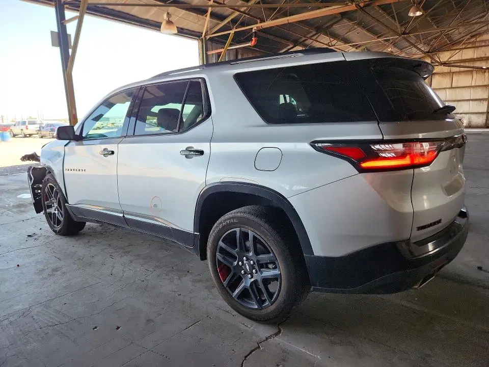 2021 CHEVROLET TRAVERSE VIN 1GNEVKKW7MJ138176 фото 2