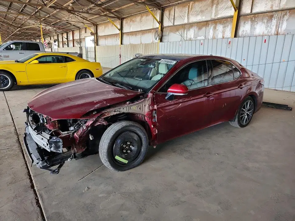 4T1F11AK8NU013538 — 2022 Toyota Camry, Передняя часть (Front End), фото до ремонта