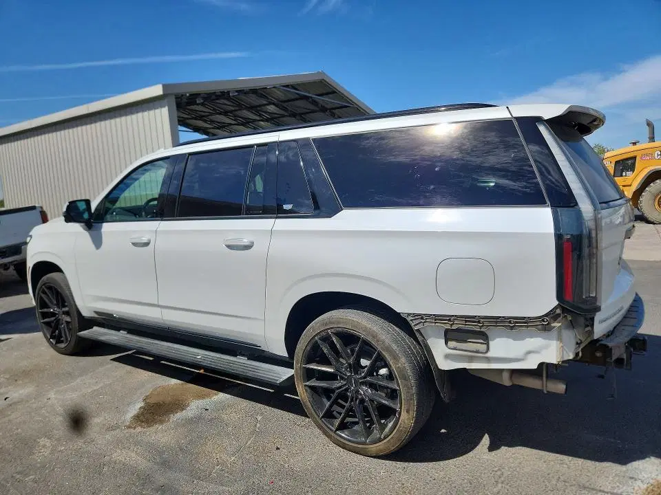 2025 Cadillac Escalade VIN 1GYS9RRL0SR114377 фото 2