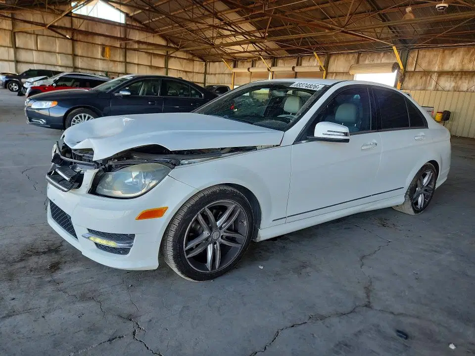 WDDGF4HBXER304276 — 2014 Mercedes-Benz C, Передняя часть (Front End), фото до ремонта