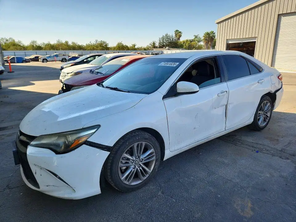 4T1BF1FK8HU747240 — 2017 Toyota Camry, Front End, фото до ремонта
