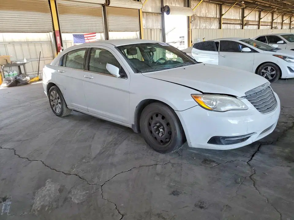 2014 Chrysler 200 VIN 1C3CCBAB3EN212759 фото 4