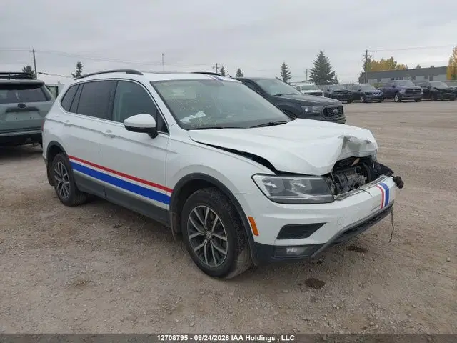 3VV2B7AX9JM023929 — 2018 Volkswagen Tiguan Se/sel, Front, фото до ремонта