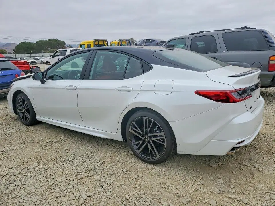 2026 Toyota Camry VIN 4T1DAACK7TU312911 фото 2