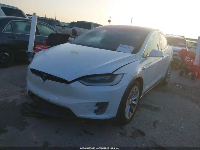 2018 Tesla Model X 100d/75d/p100d VIN 5YJXCDE24JF111726 фото 2