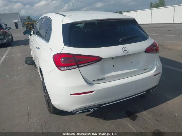 2019 Mercedes-Benz A 250 4matic VIN WDD3F4HB7KJ085267 фото 3