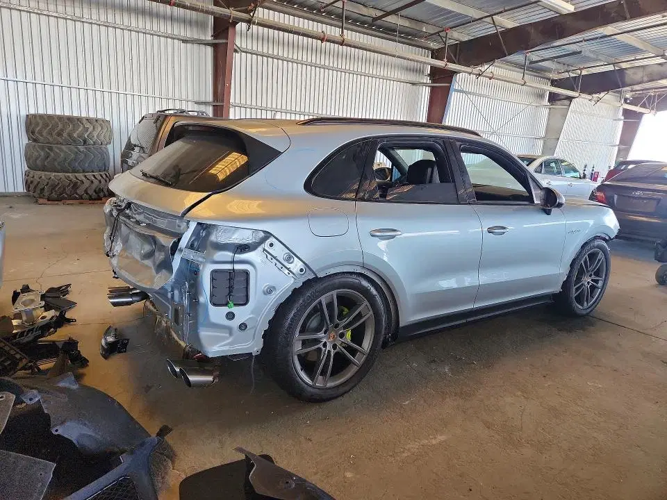 2026 Porsche Cayenne VIN WP1AN2AY0TDA20010 фото 3