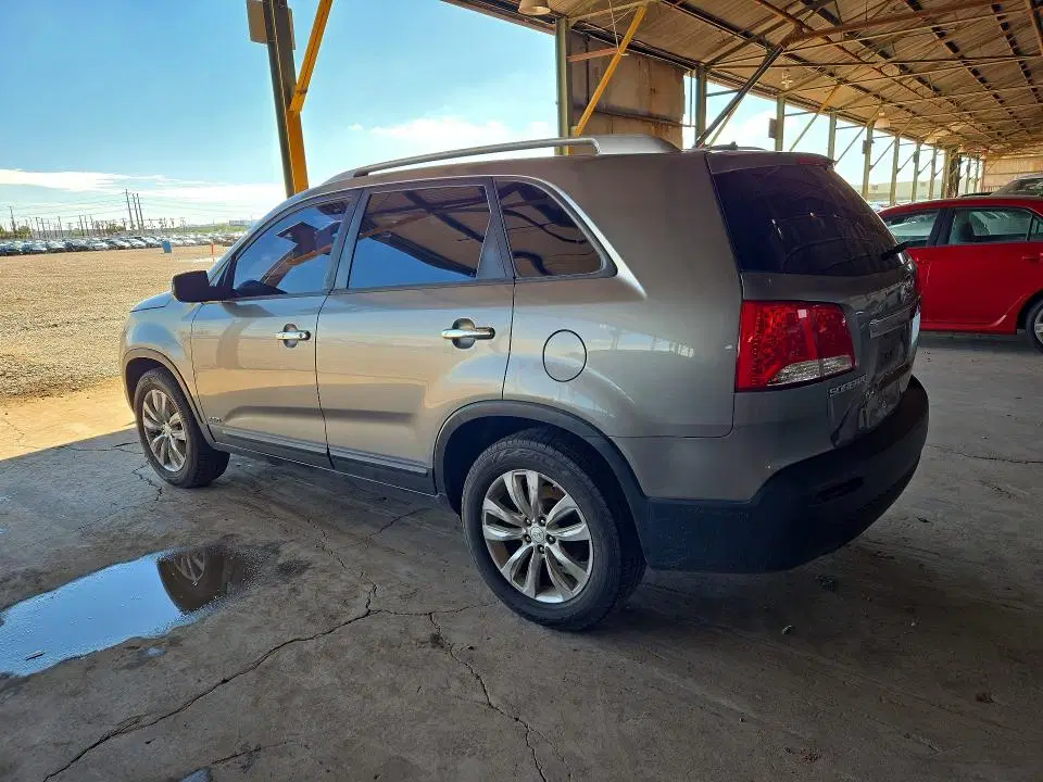 2011 KIA SORENTO VIN 5XYKTDA22BG177265 фото 2