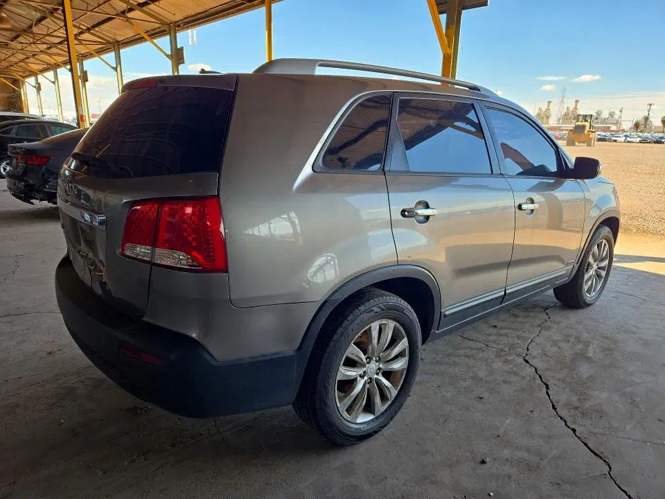 2011 KIA SORENTO VIN 5XYKTDA22BG177265 фото 3