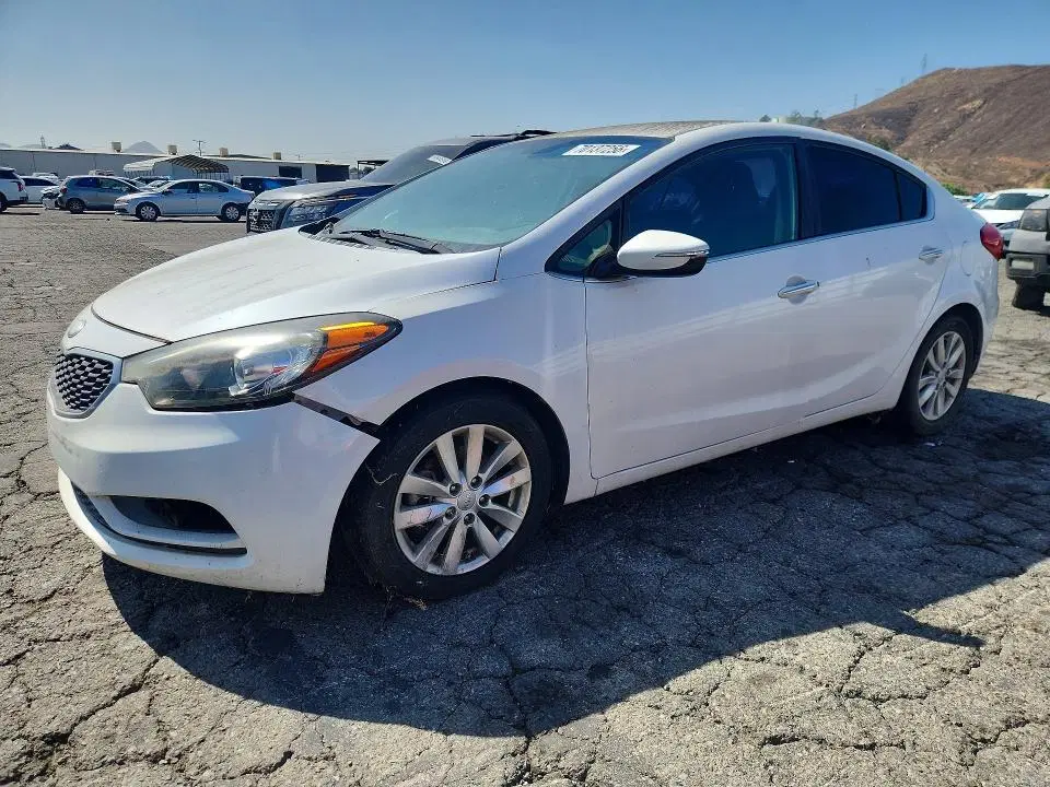 KNAFX4A87E5053044 — 2014 Kia Forte, Front End, фото до ремонта