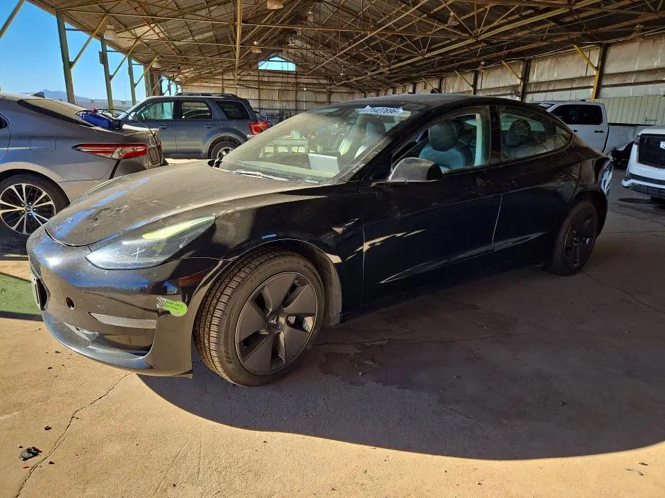 5YJ3E1EA8PF453655 — 2023 Tesla Model 3, Задняя часть, фото до ремонта