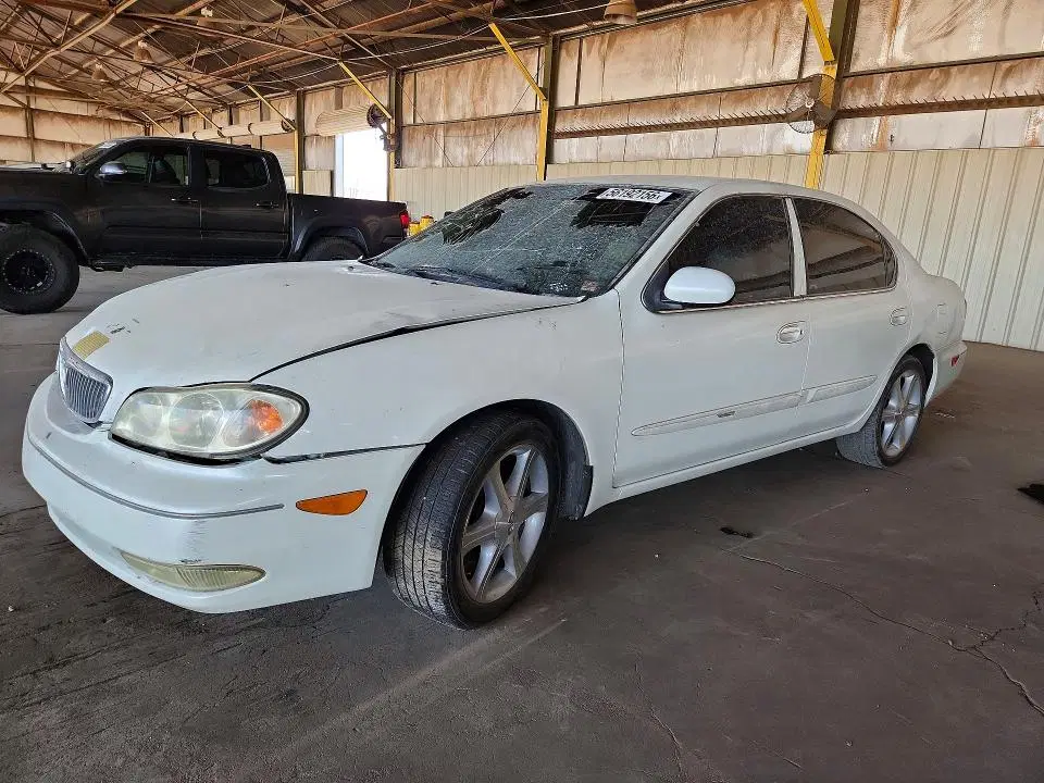 JNKCA31A7YT100981 — 2000 Infiniti I30, FRONT END, фото до ремонта