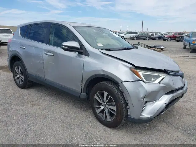 JTMWFREVXJJ198700 — 2018 Toyota RAV4 XLE, Front End, фото до ремонта