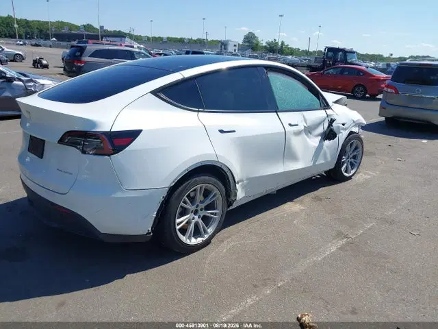 2023 Tesla Model Y Awd/long Range Dual Motor All-wheel Drive VIN 7SAYGDEE5PA060894 фото 4