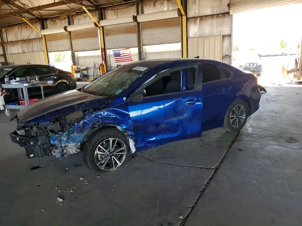 3KPF24AD8PE675576 — 2023 Kia Forte, Передняя часть, фото до ремонта