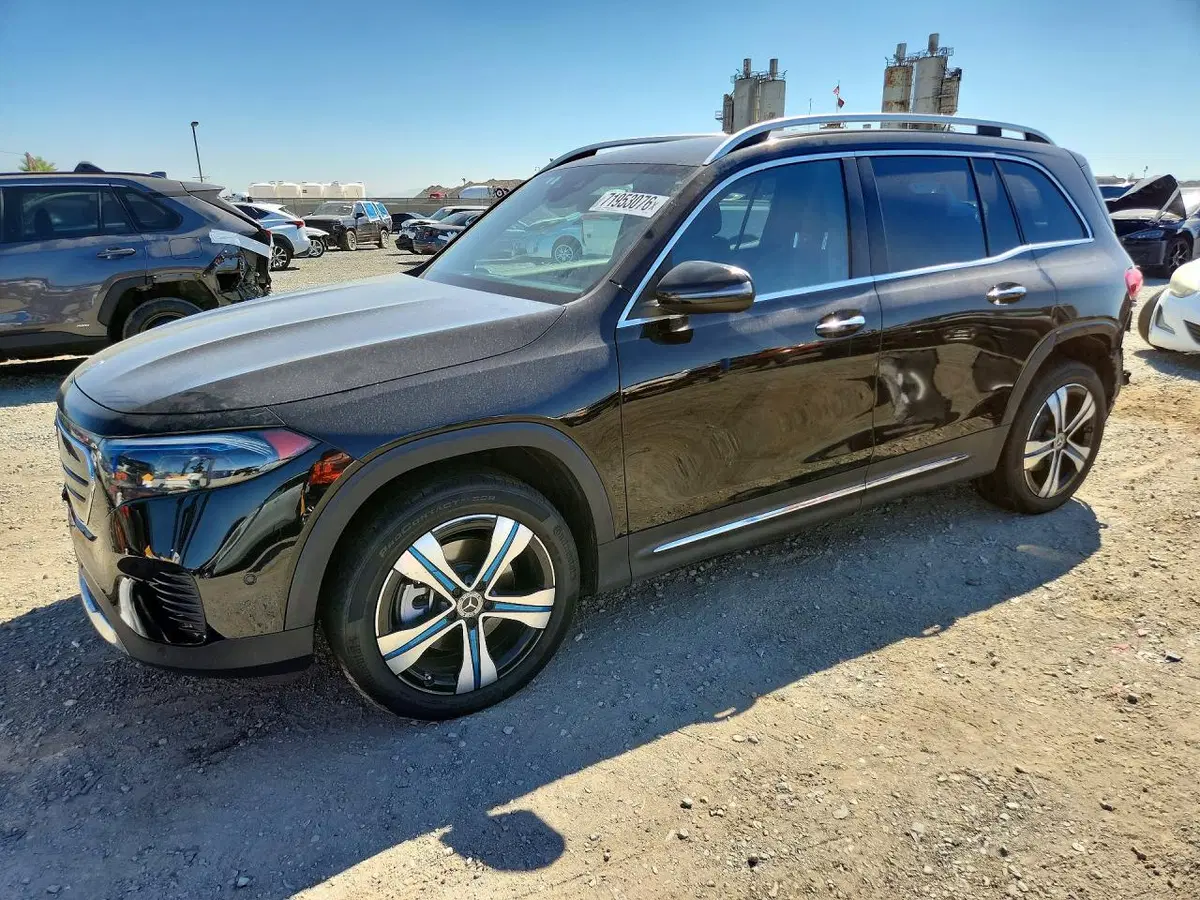 W1N9M0KB7PN046960 — 2023 Mercedes EQB, задняя часть, фото до ремонта